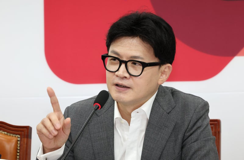 한동훈 “金<b>여사</b>, 공적 지위 없어... 그런 <b>라인</b> 존재하면 안돼”