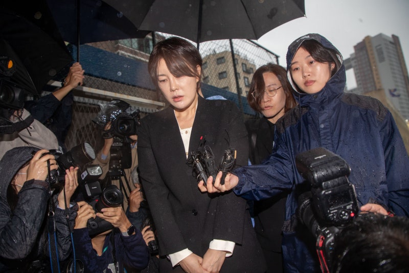 <b>문다혜</b>, <b>음주운전</b> 13일 만에 경찰 출석… “부끄럽고 죄송”