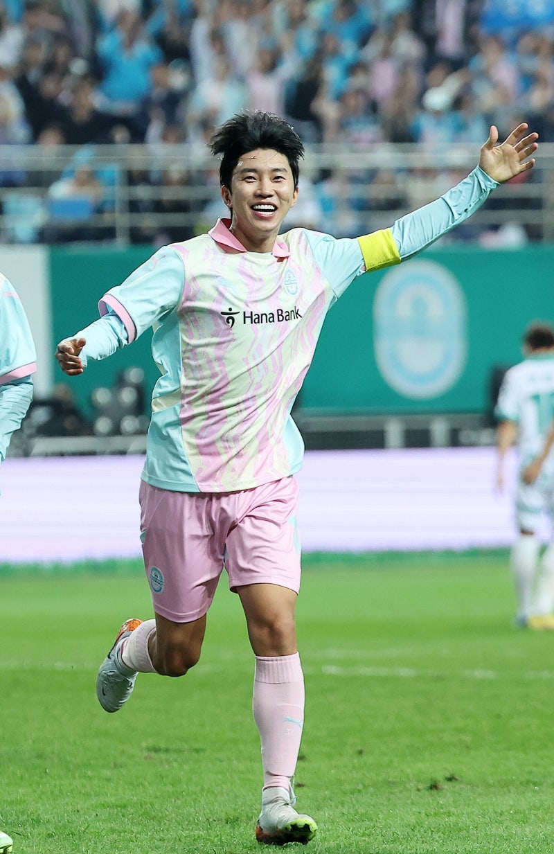 <b>임영웅</b> 측 “11월 초 <b>패션 브랜드</b> 론칭? 사실 무근”[공식]