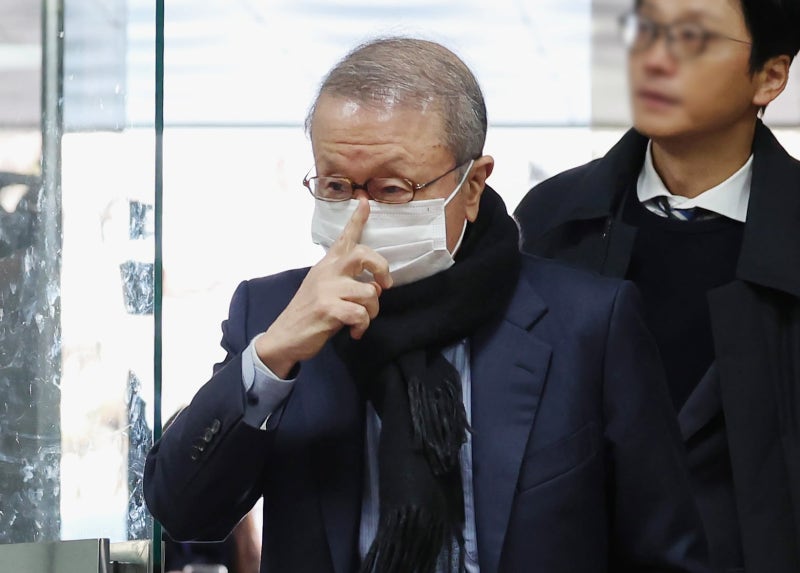 ‘허위광고·<b>배임</b> 혐의’ <b>홍원식</b> 전 <b>남양유업</b> 회장 구속