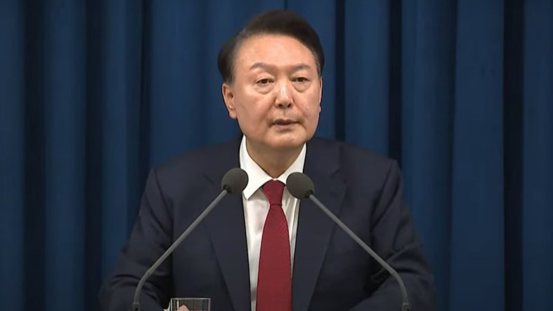 尹측 “헌재에 <b>체포영장</b> 권한쟁의·<b>효력정지</b> 가처분 신청 예정”