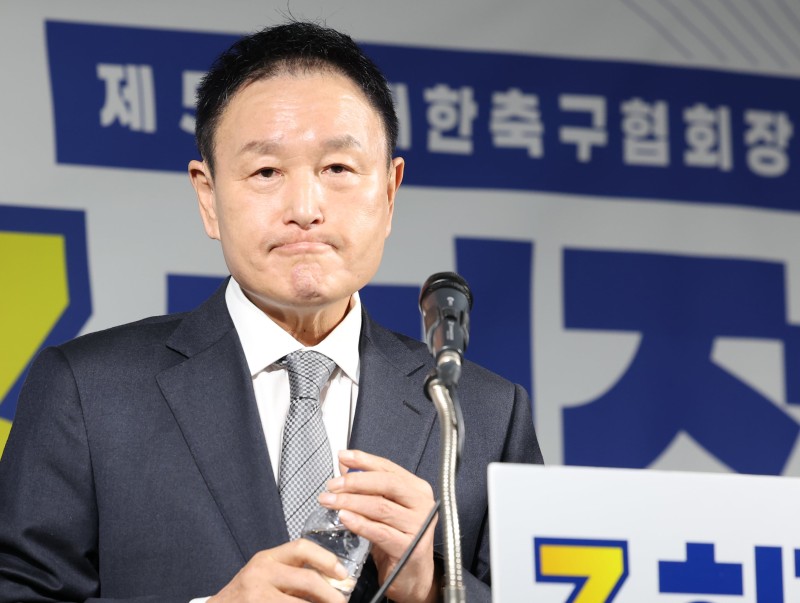 <b>축구협회장 선거</b> 하루전 급제동...허정무가 낸 가처분신청 인용