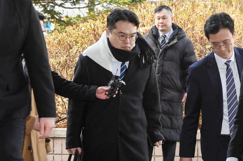 공수처 <b>검사</b>·尹 대통령 변호인단, 서부지법 도착