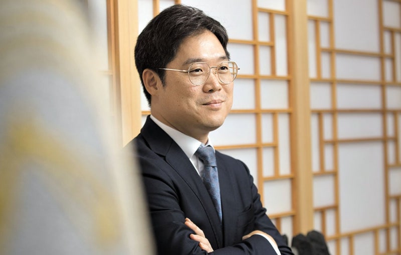 대한<b>변협 회장</b>에 <b>김정욱</b> 변호사 당선…로스쿨 출신 1호