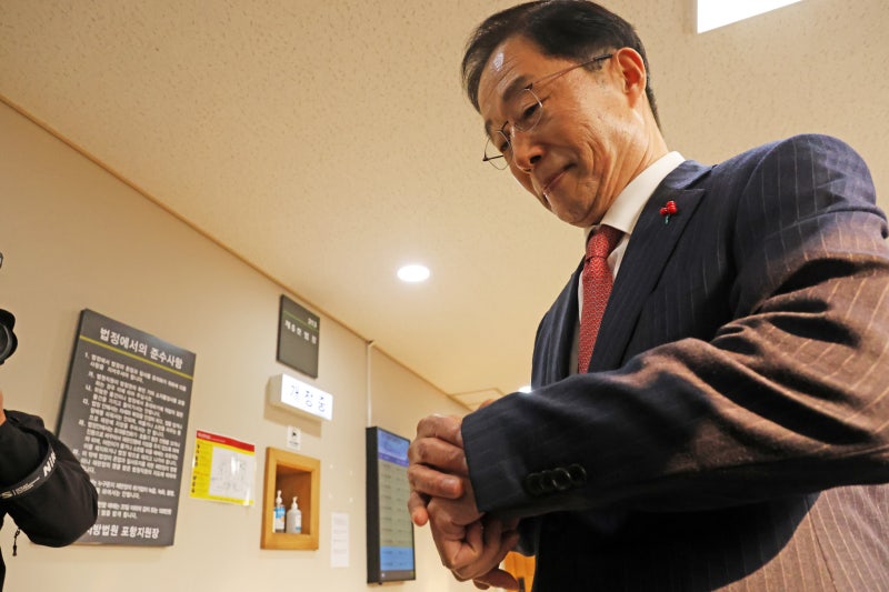 ‘<b>뇌물</b>수수 <b>혐의</b>’ <b>임종식</b> 경북<b>교육감</b>…1심서 징역 2년6개월