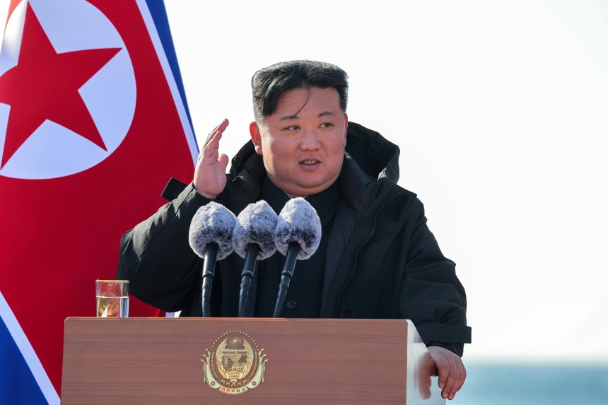 북한 김정은 노동당 총비서가 함경남도 낙원군의 바닷가 양식기지 착공식에 참석했다고 노동신문이 15일 보도했다./노동신문 뉴스1