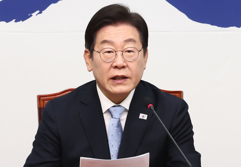 “민주당은 <b>중도</b>·<b>보수</b>”… 좌회전 <b>이재명</b>, 다시 우클릭