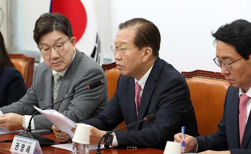與 “<b>배우자 상속세 전면 폐지</b>… 유산취득세로 전환”