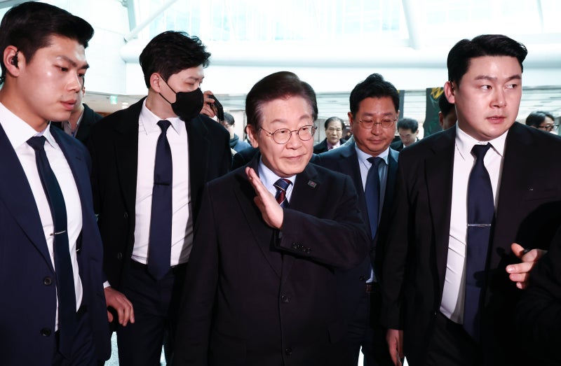 민주 “내란수괴 석방이 웬 말...<b>검찰</b> 즉시 <b>항고</b>해야”