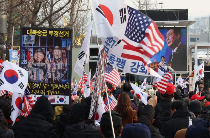 [사설] 결국 동티가 난 경쟁적 尹 수사와 졸속 공수처
