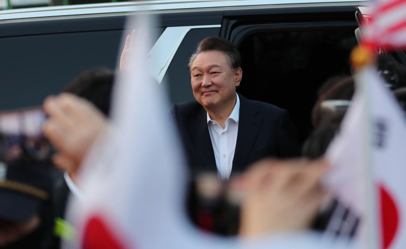 윤석열 대통령 “<b>불법</b> 잡아준 중앙지법 <b>재판부</b>의 용기에 감사” [전문]