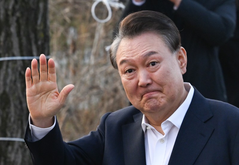 尹, 외부 활동은 자제… 법리 대응·지지층 결집 모색할 듯