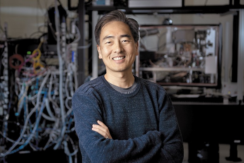 “세계 50대 갑부 중에 의사 없어… 양자컴 같은 혁신에 젊음 걸라”