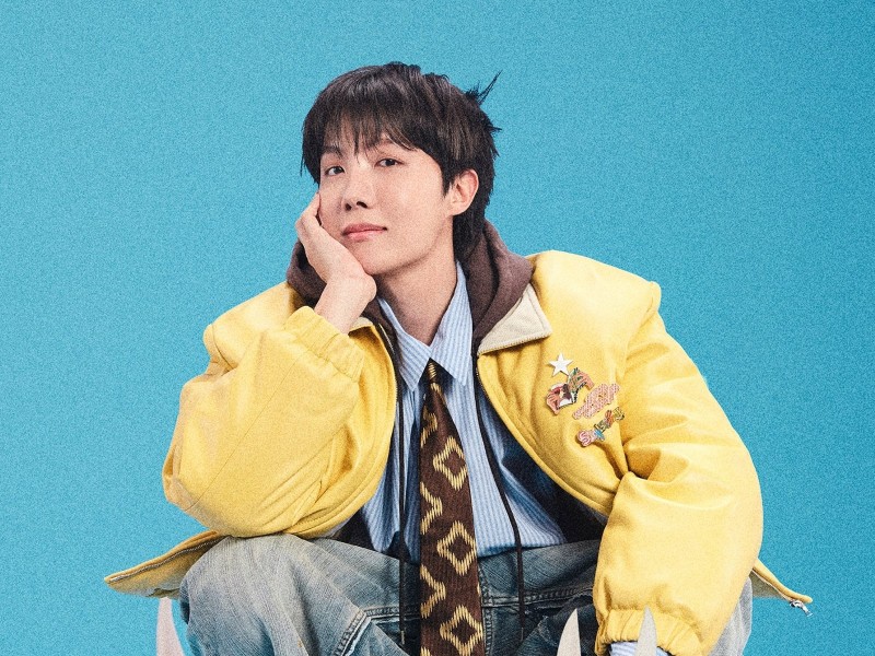 “황홀하고 예술적”…외신, BTS<b>제이홉</b> ‘스위트 드림스’ 호평