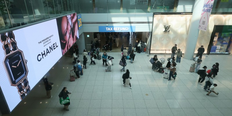 인천공항 이용객 역대 최다인데… 면세점은 줄줄이 적자
