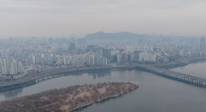 중국발 미세먼지, 몽골발 황사... 오늘 전국이 ‘회색빛 흙먼지’