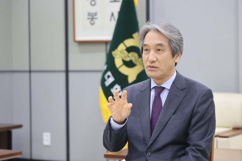 “35년 의사 출신으로 부탁한다, 의대생 미복귀땐 여파 11년 가… 정부도 양보한 만큼 돌아오라”