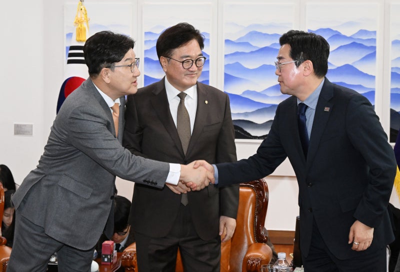 ‘더 내고 더 받는’ <b>국민연금 개혁안</b>, 본회의 <b>통과</b>