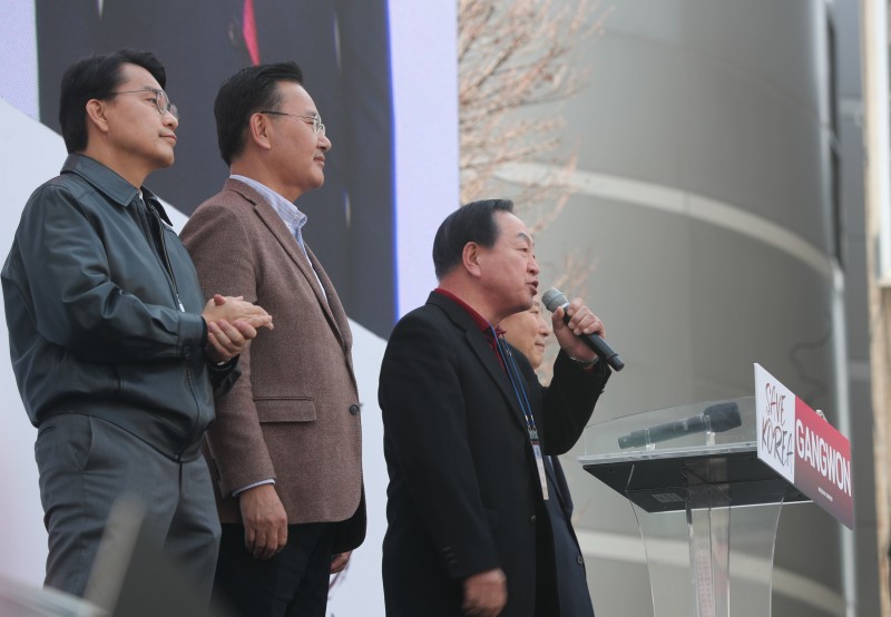 <b>탄핵</b> 반대 <b>집회</b> 간 與의원들 “계엄은 시대적 명령”