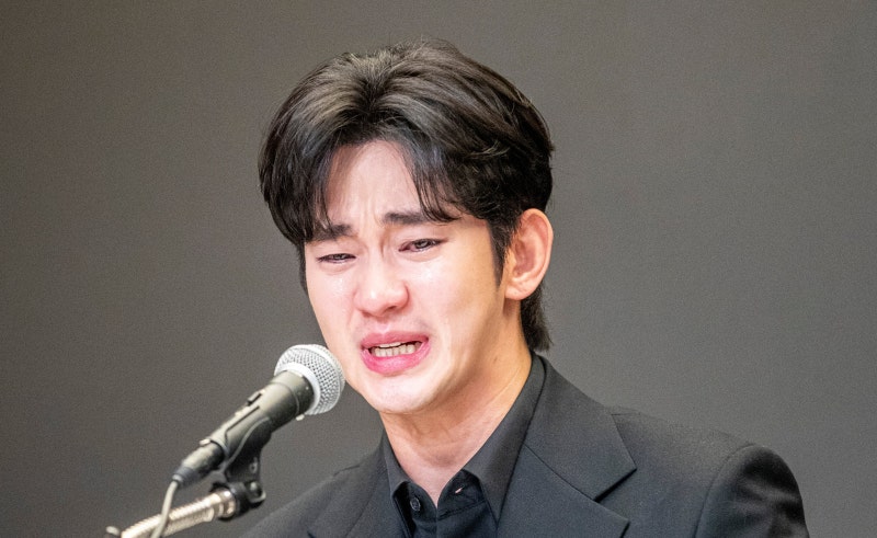 <b>김수현</b> “<b>김새론</b>과 5년전 1년가량 교제... 채무 압박도 사실 아냐”
