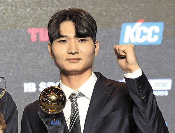 SK 안영준 7년 만에 첫 MVP