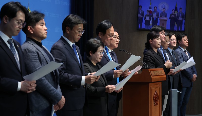 민주당 초선들 ‘한덕수 재탄핵’ 압박
