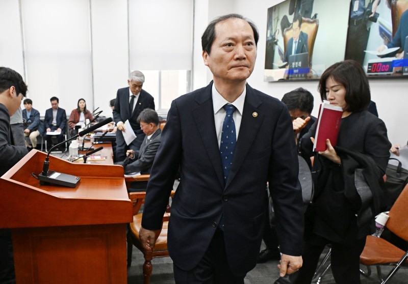 민주당 ‘이완규 임명 무력화’ 법안 강행