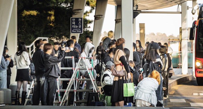 500원에 사고파는 아이돌 항공편 정보