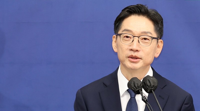 친문 <b>김경수</b>, 세종서 <b>대선 출마</b> 선언... “행정수도 완전 이전”