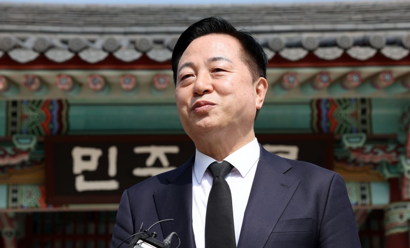 “특정 후보 추대 안 된다” 김두관, 민주당 경선 거부
