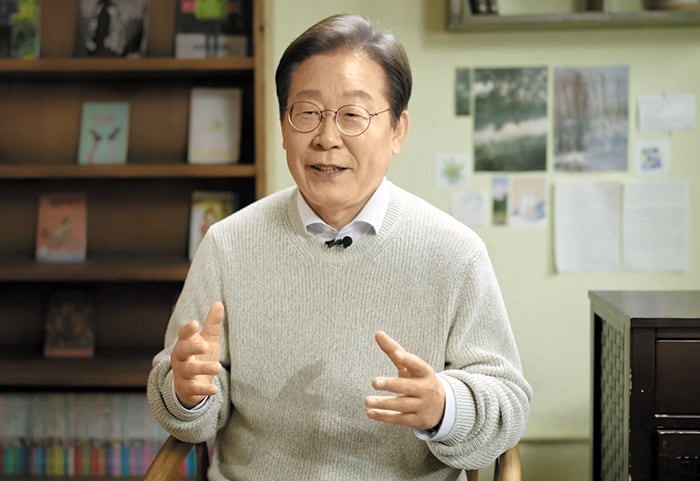 일찌감치 표밭 뛰어든 이재명… 중도층 절반 잡았다