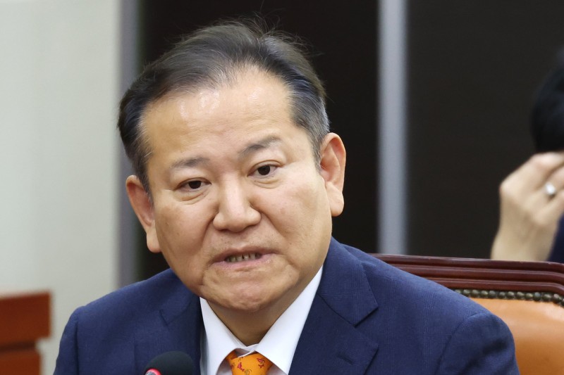 경찰, <b>이상민</b> 前 장관 소환…<b>단전</b>·<b>단수 의혹</b> 조사