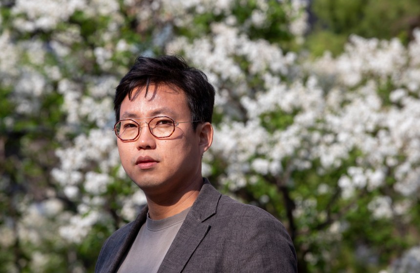 지난달 15일 서울 광화문 인근에서 만난 박준 시인./김지호 기자