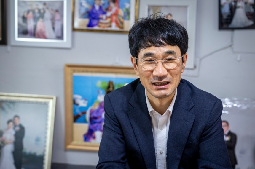 백남문 대표는 "궁극적으론 세상 사람 모두가 가난을 벗어던져 신신예식장이 할 일을 잃는다면 좋을 것 같다"고 했다."더 이상 찾는 분이 없으면 한국 결혼식 역사에 남을 박물관이 되지 않을까 싶네요.그때도 많은 분