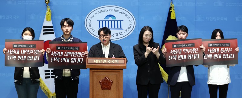 [광화문·뷰] ��늙은 보수가 사는 길 ‘정치적 사전 증여’