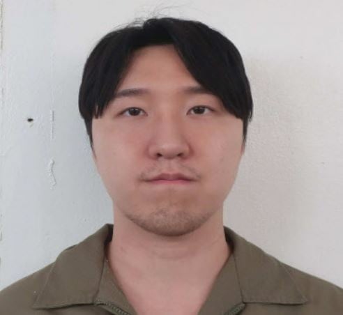 이별을 통보한 여자친구를 흉기로 살해하고 여자친구의 모친에게 상해를 입힌 혐의를 받는 김레아./수원지검