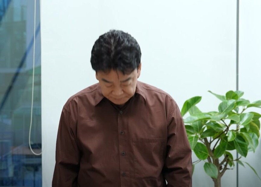 백종원 더본코리아 대표가 지난 6일 사과하는 모습.그는 이날 방송 활동 중단을 선언했다./백종원 유튜브
