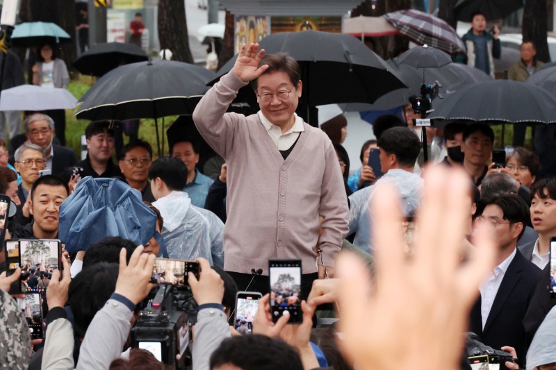 백선엽 전적 기념관 찾은 李 “기억하고 기려야”