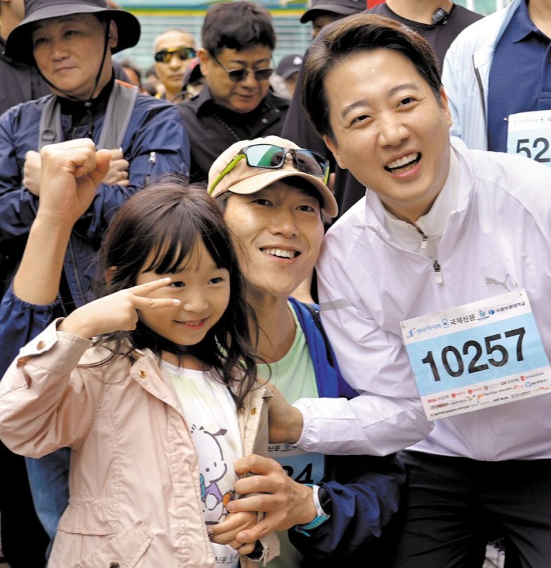 국힘 내분에 이준석 ‘반사이익’