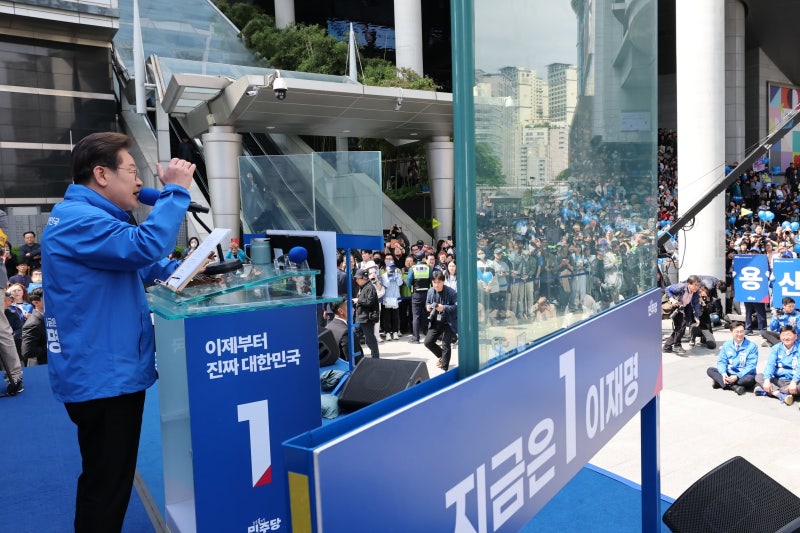 <b>이재명</b>, ‘방탄 유리막’ <b>유세</b> …대선 <b>후보</b> 사상 처음