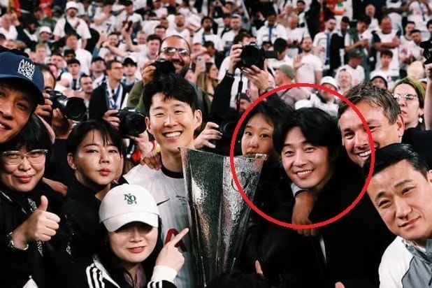 <b>손흥민</b> 생애 첫 <b>우승</b> 기념사진에 배우 박서준 등장, 왜?