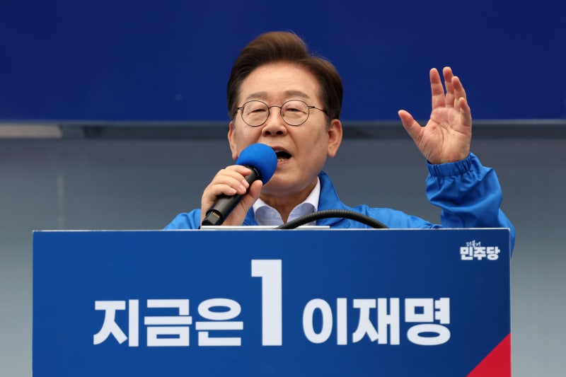 <b>이재명</b> “<b>비법조인</b> 대법관, 제 입장 아니다…당에 <b>자중</b>하라고 지시”