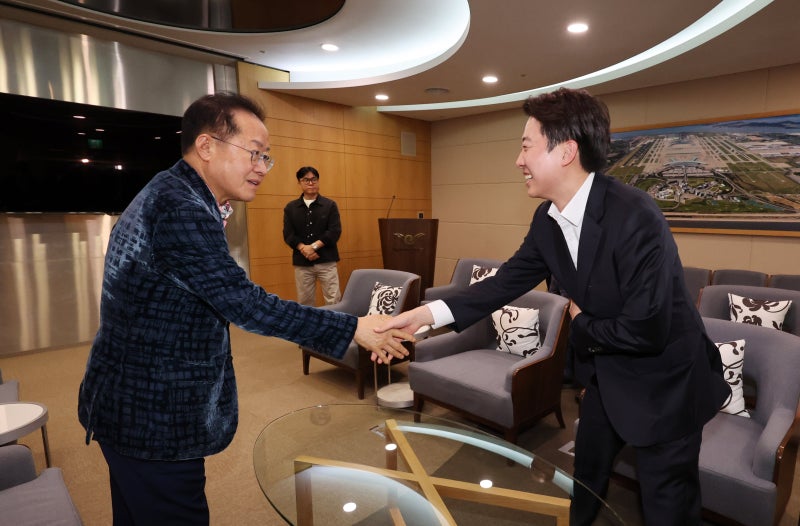 <b>홍준표</b> “이준석에 대한 투표는 <b>미래</b>에 대한 <b>투자</b>”