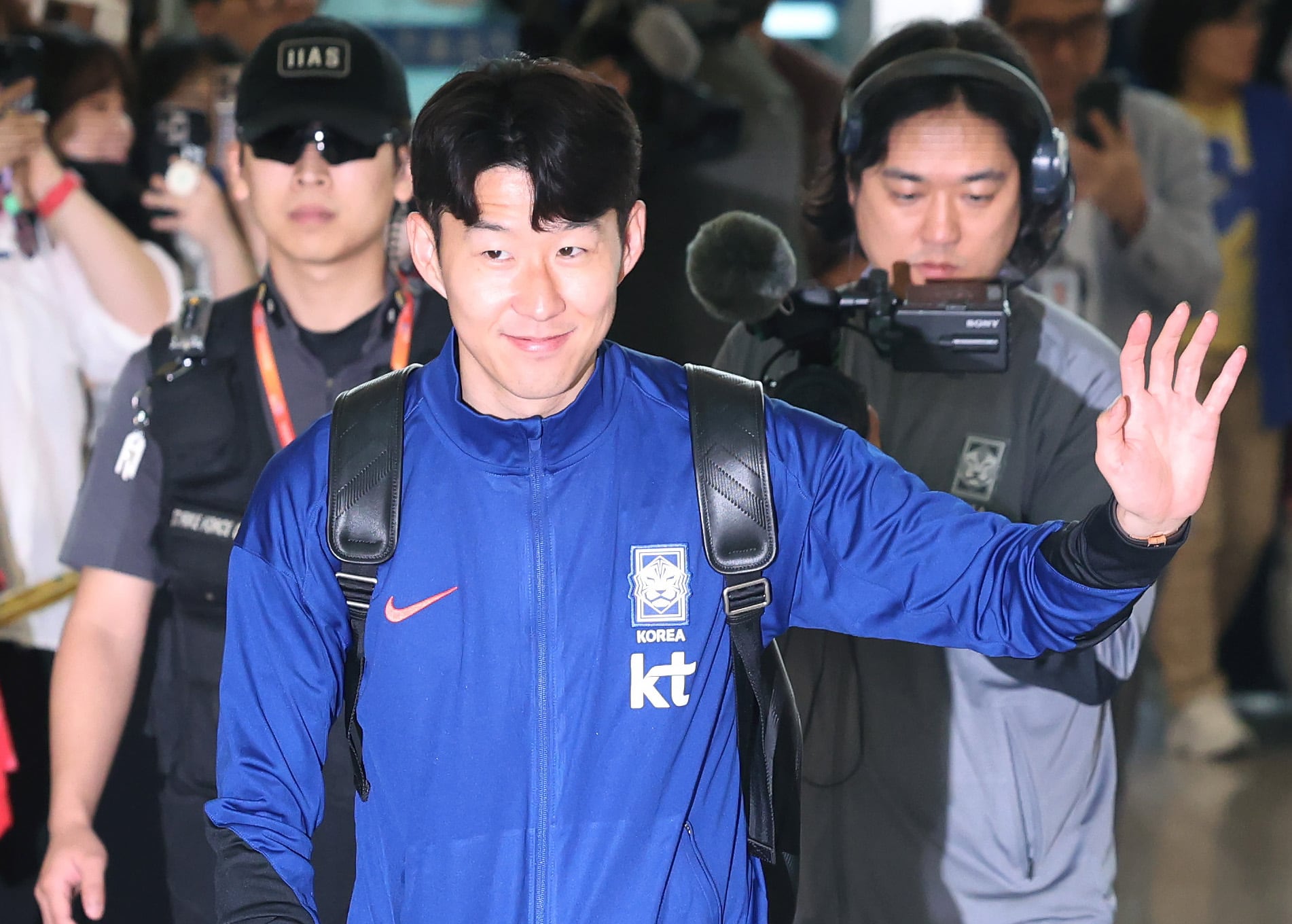 월드컵 본선까지 단 1점…<b>홍명보</b>호, 결전지 <b>이라크</b>로 <b>출국</b>