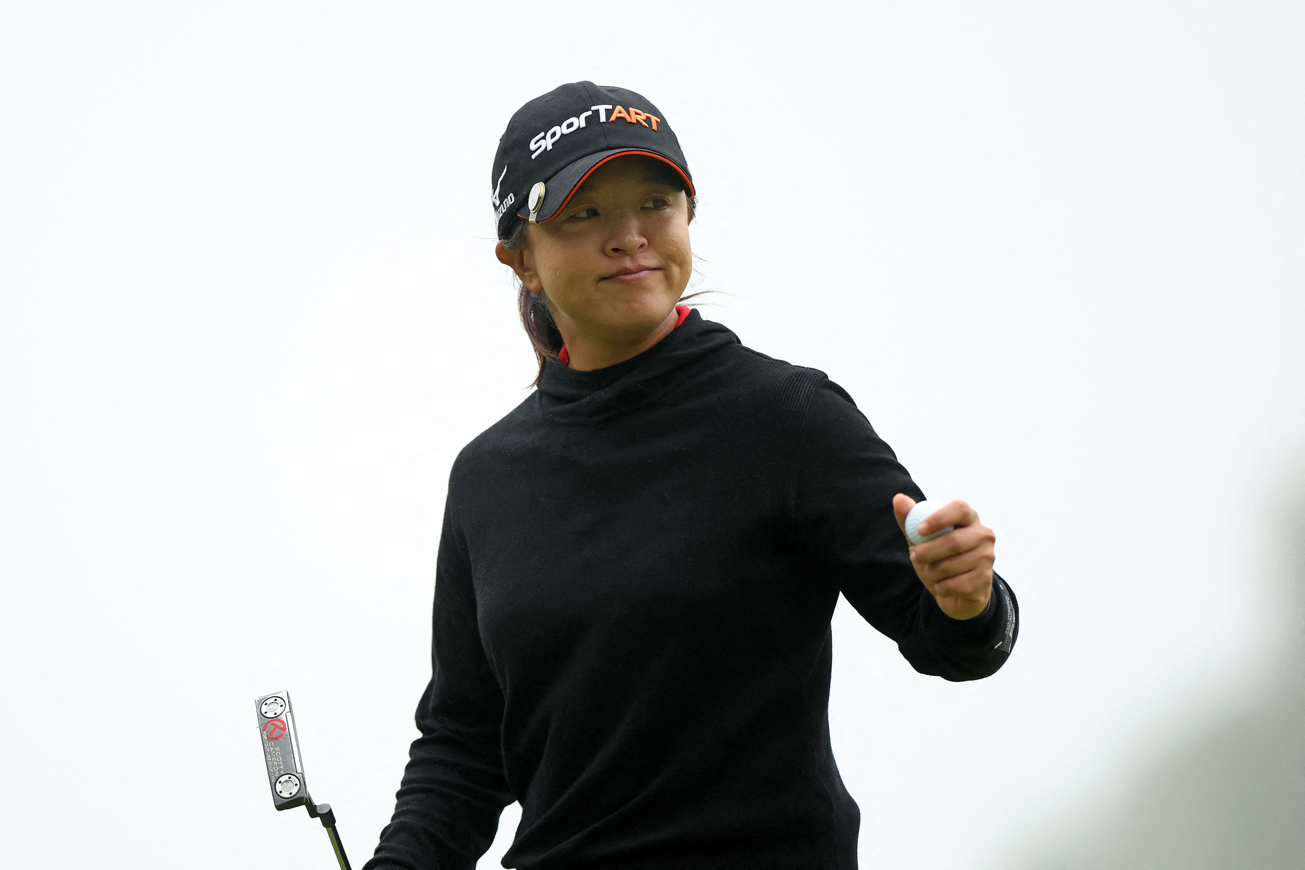 12년 만의 LPGA 우승 도전 <b>이일희</b>, 1타 차 <b>준우승</b>...우승은 컵초