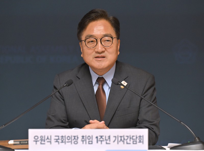 우원식 “李 <b>대통령</b>, <b>개헌 의지</b> 확고… 국회 안팎 논의 모을 것”