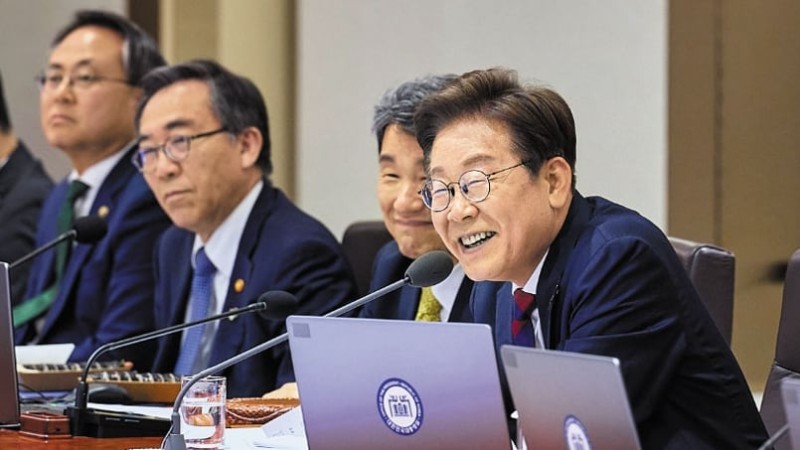 늦어지는 외교안보 인사… 자주파·동맹파 알력설까지 돌아