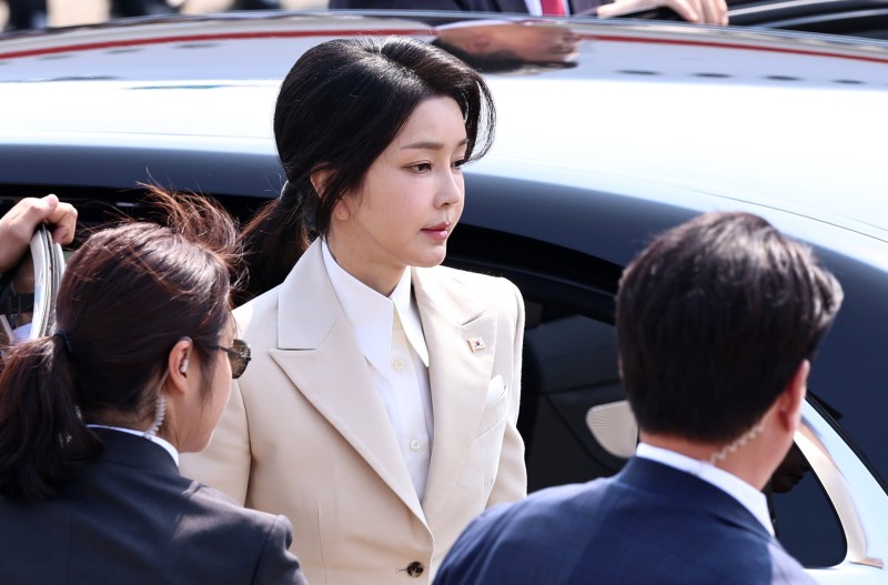 “수익의 40%”... <b>주가 조작</b> 관련 <b>김건희</b> 여사 <b>육성 파일</b> 나왔다