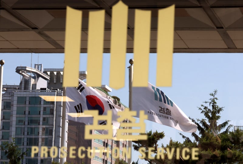 여당은 폭주, 정부는 신중… ‘검찰 개편’ 놓고 온도차