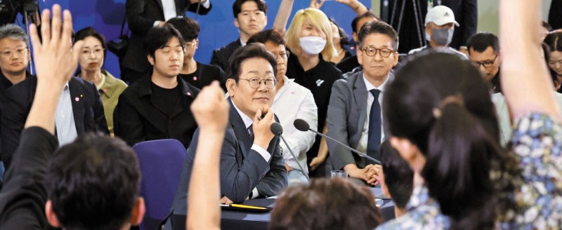 李 “채무 탕감이 형평성에 맞아… 대상 확대”